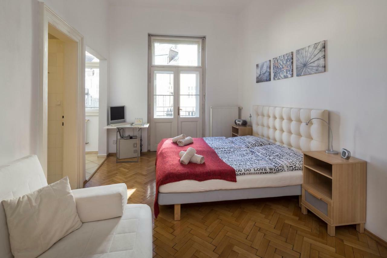 Dusni Apartments Prague Luaran gambar